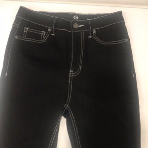 GUESS Ladies Stretch Jeans size 26 NEW without tags- colour Black